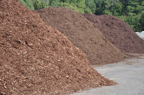 Brown Mulch Delivery in Anaheim
