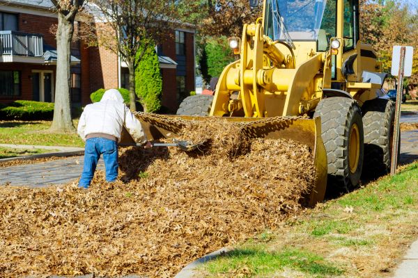 Mulch Hauling in Anaheim